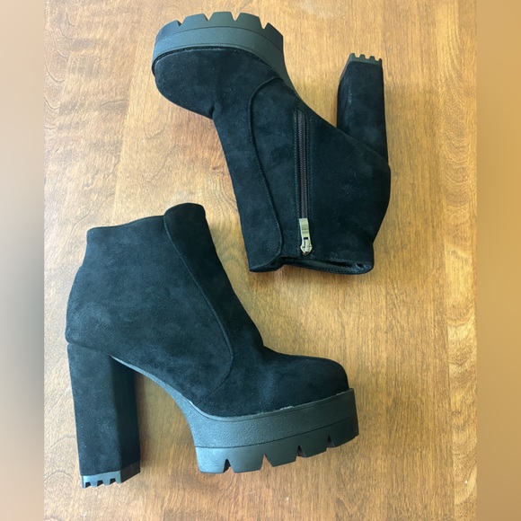 Suede Black Platform Heeled Boots - Picture 1 of 8
